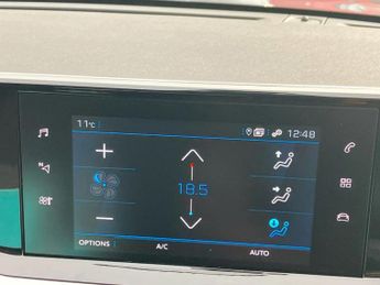 Peugeot 208 1.2 PureTech 100 Allure Premium + 5dr EAT8