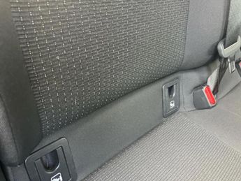 Toyota C-HR 1.8 Hybrid Design 5dr CVT