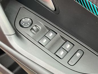 Peugeot 2008 100kW Allure Premium 50kWh 5dr Auto