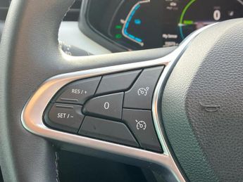 Renault Clio 1.6 E-TECH Hybrid 140 SE Edition 5dr Auto