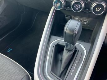 Renault Clio 1.6 E-TECH Hybrid 140 SE Edition 5dr Auto