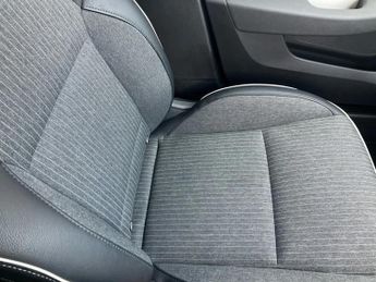 Renault Clio 1.6 E-TECH Hybrid 140 SE Edition 5dr Auto