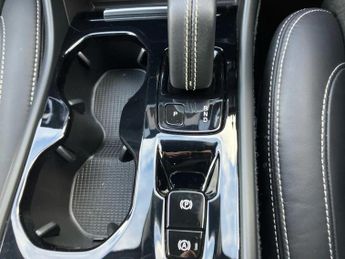 Volvo Xc40 2.0 B4P R DESIGN 5dr Auto