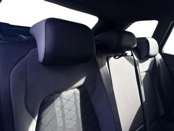 Volkswagen Golf 1.5 eTSI 150 R-Line 5dr DSG