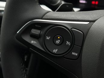 Vauxhall Grandland 1.2 Turbo Ultimate SUV 5dr Petrol Auto Euro 6 (s/s) (130 ps)