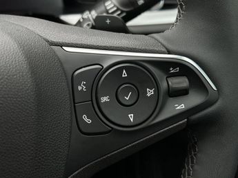 Vauxhall Grandland 1.2 Turbo Ultimate SUV 5dr Petrol Auto Euro 6 (s/s) (130 ps)