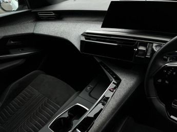 Peugeot 3008 1.2 Hybrid 136 GT 5dr e-DSC6