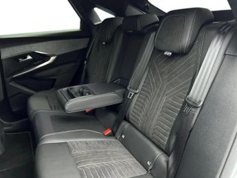 Peugeot 3008 1.2 Hybrid 136 GT 5dr e-DSC6