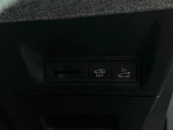 Peugeot 3008 1.2 Hybrid 136 GT 5dr e-DSC6