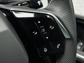 Peugeot 3008 1.2 Hybrid 136 GT 5dr e-DSC6