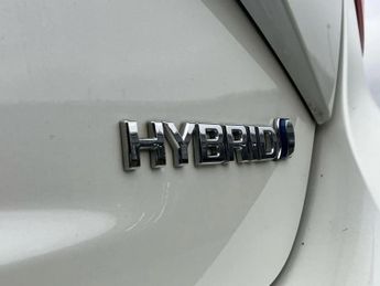 Toyota Yaris 1.5 Hybrid Red Bi-tone 5dr CVT