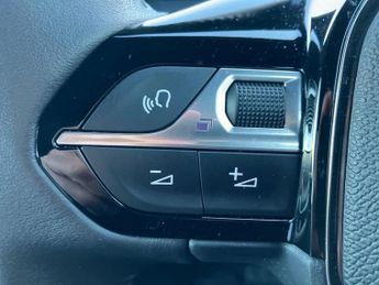Peugeot 2008 100kW Allure 50kWh 5dr Auto