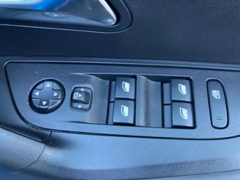 Peugeot 2008 100kW Allure 50kWh 5dr Auto