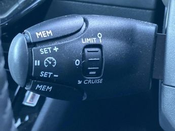 Peugeot 2008 100kW Allure 50kWh 5dr Auto