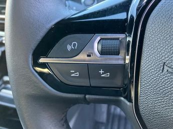 Peugeot 2008 100kW Allure 50kWh 5dr Auto