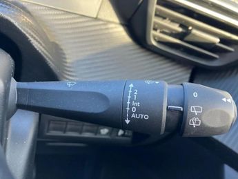 Peugeot 2008 100kW Allure 50kWh 5dr Auto