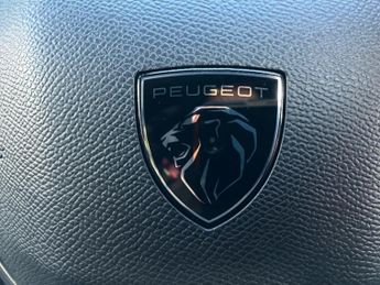 Peugeot 2008 100kW Allure 50kWh 5dr Auto