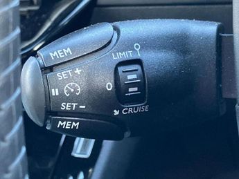 Peugeot 2008 100kW Allure 50kWh 5dr Auto