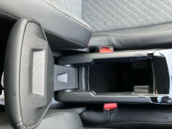 Peugeot 2008 100kW Allure 50kWh 5dr Auto