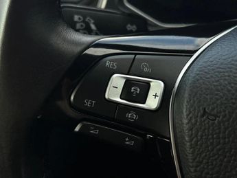 Volkswagen T-Roc 2.0 TSI 4MOTION SEL 5dr DSG