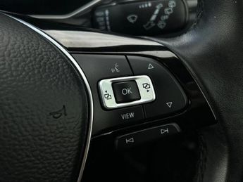 Volkswagen T-Roc 2.0 TSI 4MOTION SEL 5dr DSG