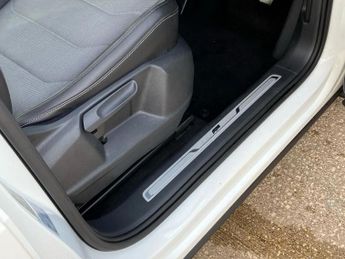 Volkswagen Tiguan 2.0 TDi 150 R-Line Tech 5dr DSG