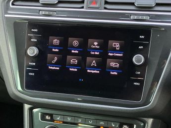Volkswagen Tiguan 2.0 TDi 150 R-Line Tech 5dr DSG