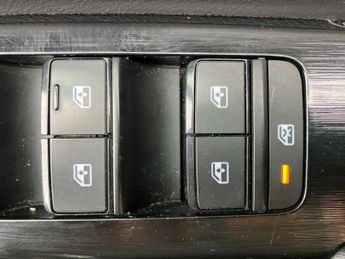 Nissan Qashqai 1.3 DiG-T MH 158 N-Connecta 5dr Xtronic