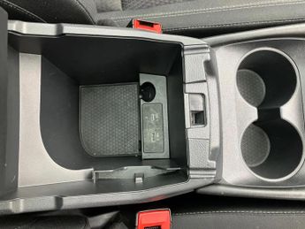 Nissan Qashqai 1.3 DiG-T MH 158 N-Connecta 5dr Xtronic