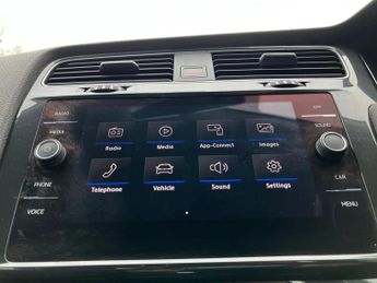 Volkswagen Golf 1.0 TSI 110 SE 5dr DSG