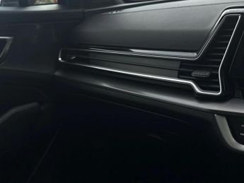 Kia New Sportage 1.6T GDi   HEV GT - Line S Auto AWD