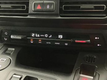 Vauxhall Combo Life Combo Life 100kW Ultimate XL 50kWh 5dr Auto Estate