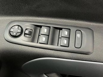 Vauxhall Combo Life Combo Life 100kW Ultimate XL 50kWh 5dr Auto Estate