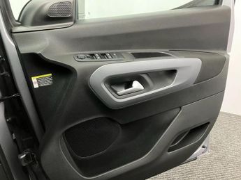 Vauxhall Combo Life Combo Life 100kW Ultimate XL 50kWh 5dr Auto Estate