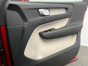 Volvo Xc40 2.0 B4P Inscription Pro 5dr Auto