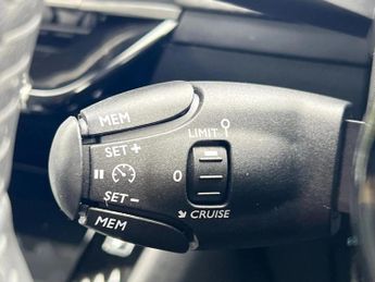 Peugeot 208 100kW E-Style 50kWh 5dr Auto