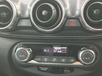 Nissan Juke 1.6 Hybrid N-Connecta 5dr Auto