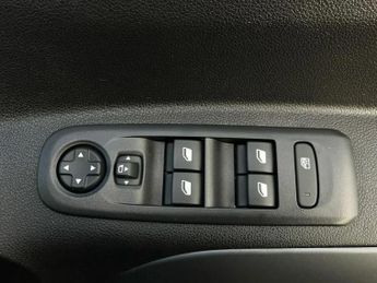 Vauxhall Combo Life 100kW Ultimate XL 52kWh 5dr Auto