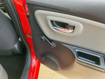 Toyota Yaris 1.5 Hybrid Icon 5dr CVT