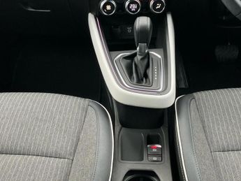 Renault Clio 1.6 E-TECH Hybrid 140 SE Edition 5dr Auto