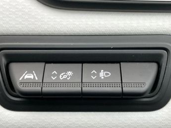 Renault Clio 1.6 E-TECH Hybrid 140 SE Edition 5dr Auto