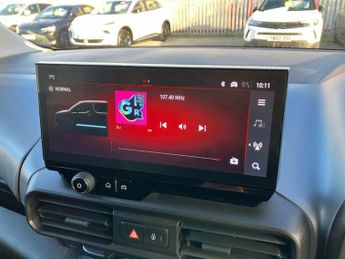 Vauxhall Combo Life Combo Life 100kW Ultimate XL 52kWh 5dr Auto Estate