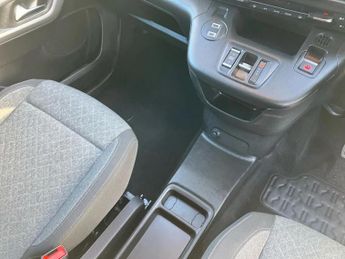 Vauxhall Combo Life Combo Life 100kW Ultimate XL 52kWh 5dr Auto Estate