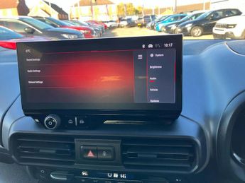 Vauxhall Combo Life Combo Life 100kW Ultimate XL 52kWh 5dr Auto Estate