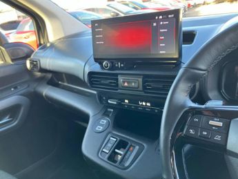 Vauxhall Combo Life Combo Life 100kW Ultimate XL 52kWh 5dr Auto Estate