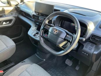 Vauxhall Combo Life Combo Life 100kW Ultimate XL 52kWh 5dr Auto Estate