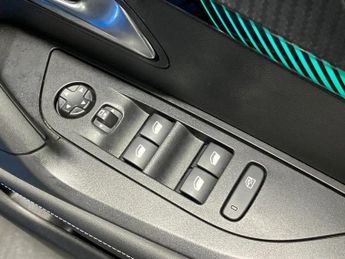 Peugeot 2008 100kW Allure Premium+ 50kWh 5dr Auto