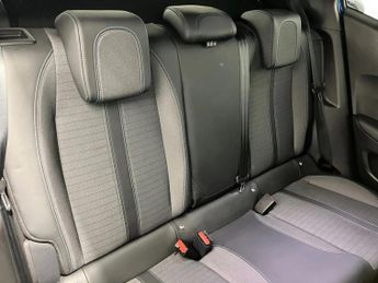 Peugeot 2008 100kW Allure Premium+ 50kWh 5dr Auto