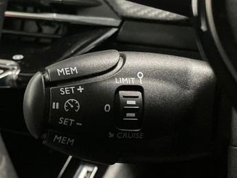Peugeot 2008 100kW Allure Premium+ 50kWh 5dr Auto