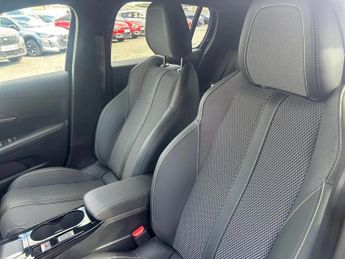Peugeot 208 1.2 Hybrid 136 GT 5dr e-DSC6